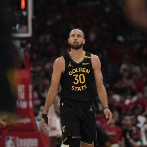 库里退役后不排除当教练 以后得叫他库指导了吗？